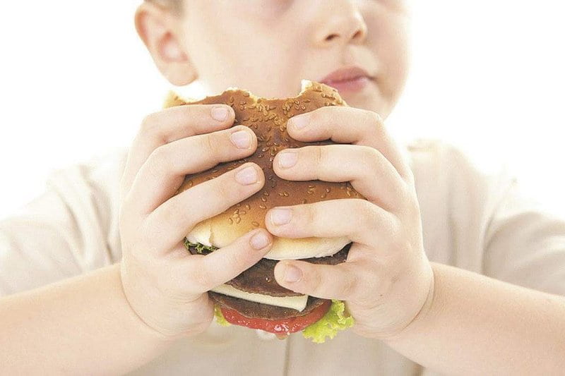 Veja aqui como prevenir a obesidade infantil